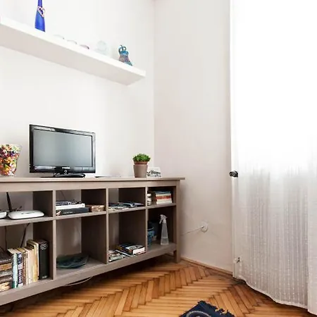Apartment Away *